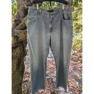 Tommy Hilfiger Men's Premium Vintage Denim relaxed fit size 38/30